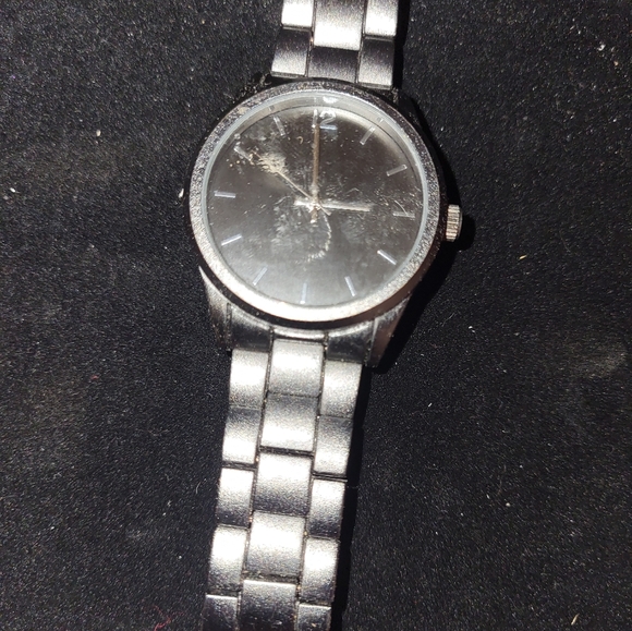 Watch - Picture 1 of 2